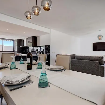 Three Bedroom Townhouse 100 Meters From The Beach! * Estepona