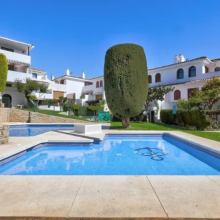 Casa de Férias Three Bedroom Townhouse 100 Meters From The Beach! *