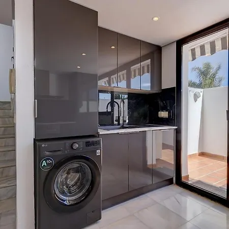 Three Bedroom Townhouse 100 Meters From The Beach! * Estepona