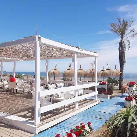 Casa de Férias Three Bedroom Townhouse 100 Meters From The Beach! Estepona