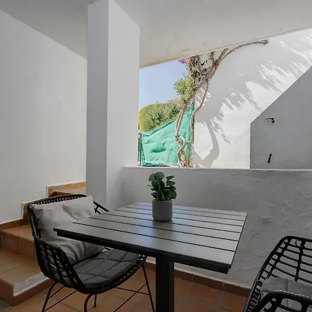 Casa de Férias Three Bedroom Townhouse 100 Meters From The Beach! Estepona