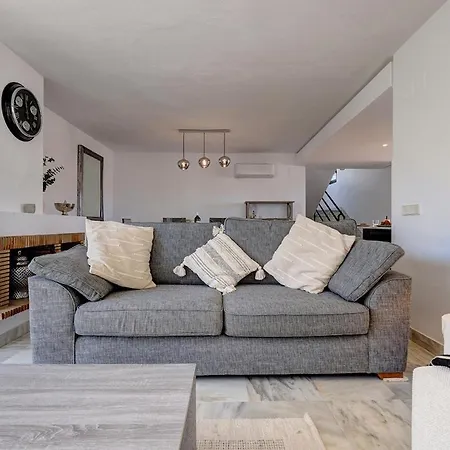 Three Bedroom Townhouse 100 Meters From The Beach! * Estepona