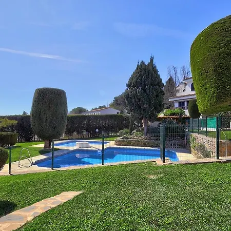 Three Bedroom Townhouse 100 Meters From The Beach! Casa de Férias