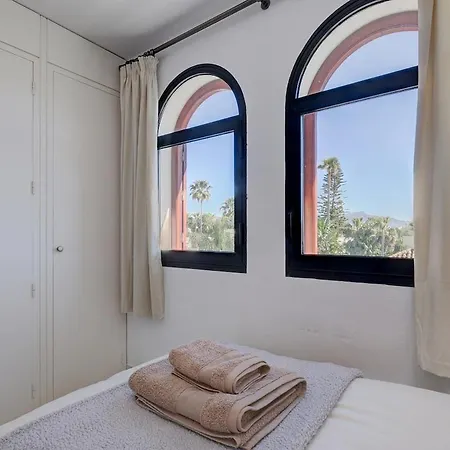 Three Bedroom Townhouse 100 Meters From The Beach! *