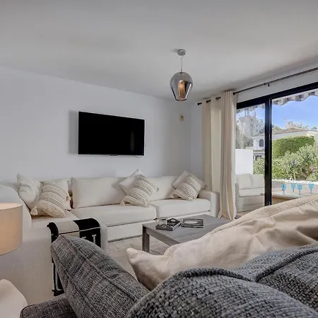 Three Bedroom Townhouse 100 Meters From The Beach! * Estepona