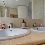 Three Bedroom Townhouse 100 Meters From The Beach! 에스테포나