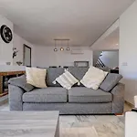 Three Bedroom Townhouse 100 Meters From The Beach! * 에스테포나
