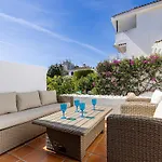 Three Bedroom Townhouse 100 Meters From The Beach! * 에스테포나
