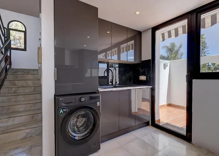 Three Bedroom Townhouse 100 Meters From The Beach! * Estepona