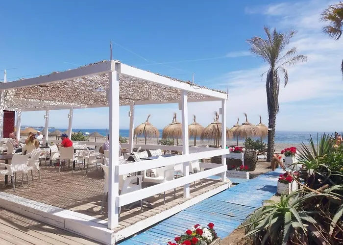 Ferienhaus Three Bedroom Townhouse 100 Meters From The Beach! Estepona