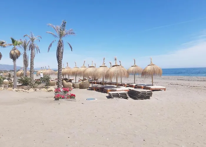 Ferienhaus Three Bedroom Townhouse 100 Meters From The Beach!