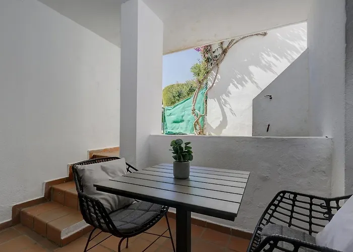 Ferienhaus Three Bedroom Townhouse 100 Meters From The Beach! Estepona