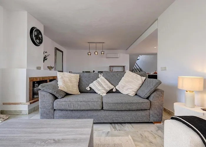 Three Bedroom Townhouse 100 Meters From The Beach! * Estepona