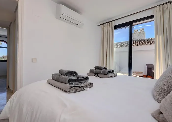 Three Bedroom Townhouse 100 Meters From The Beach! Estepona