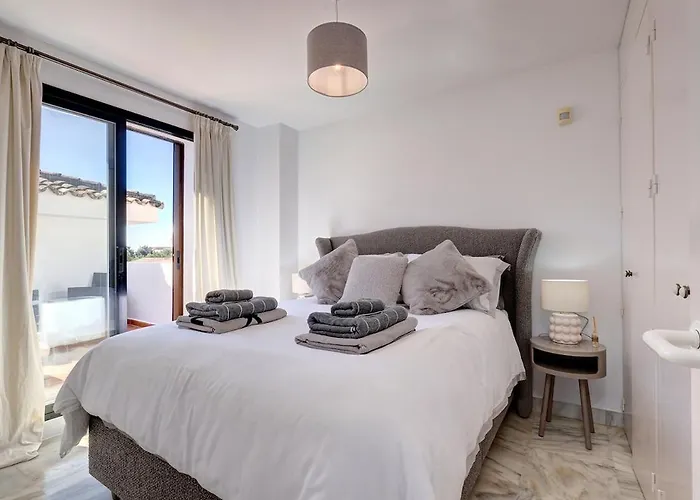 Three Bedroom Townhouse 100 Meters From The Beach!