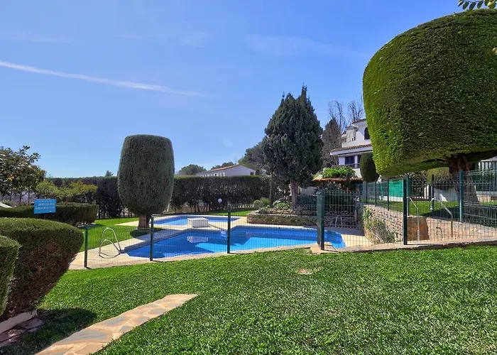 Three Bedroom Townhouse 100 Meters From The Beach! Ferienhaus